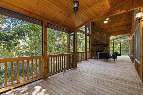 82 Queens Lane Blue Ridge GA 30513