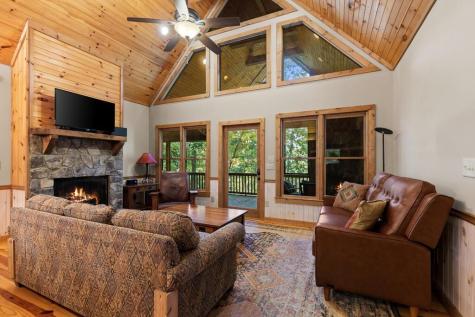 82 Queens Lane Blue Ridge GA 30513