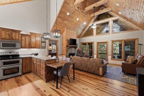 82 Queens Lane Blue Ridge GA 30513