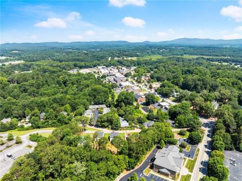 172 Llewellyn Street Clarkesville GA 30523