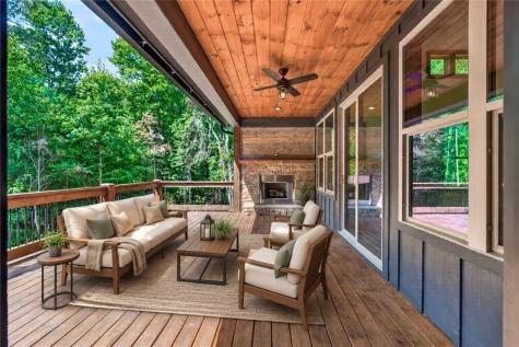 824 Banks Road Ellijay GA 30540