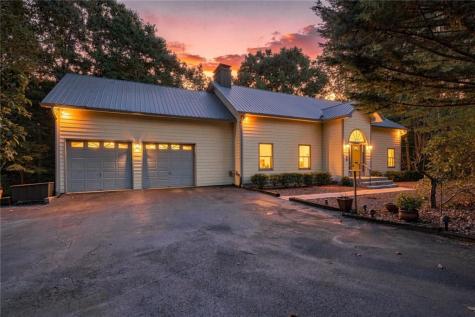 718 Ben Higgins Road Dahlonega GA 30533