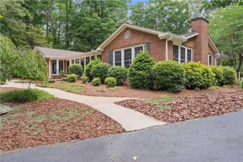 2290 Alec Mountain Clarkesville GA 30523