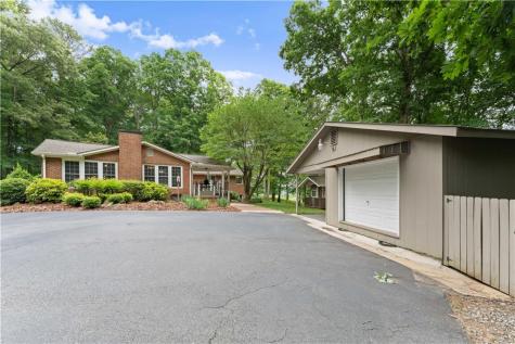 2290 Alec Mountain Clarkesville GA 30523
