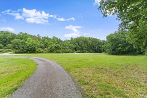 2290 Alec Mountain Clarkesville GA 30523