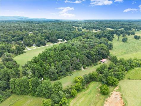 2290 Alec Mountain Clarkesville GA 30523