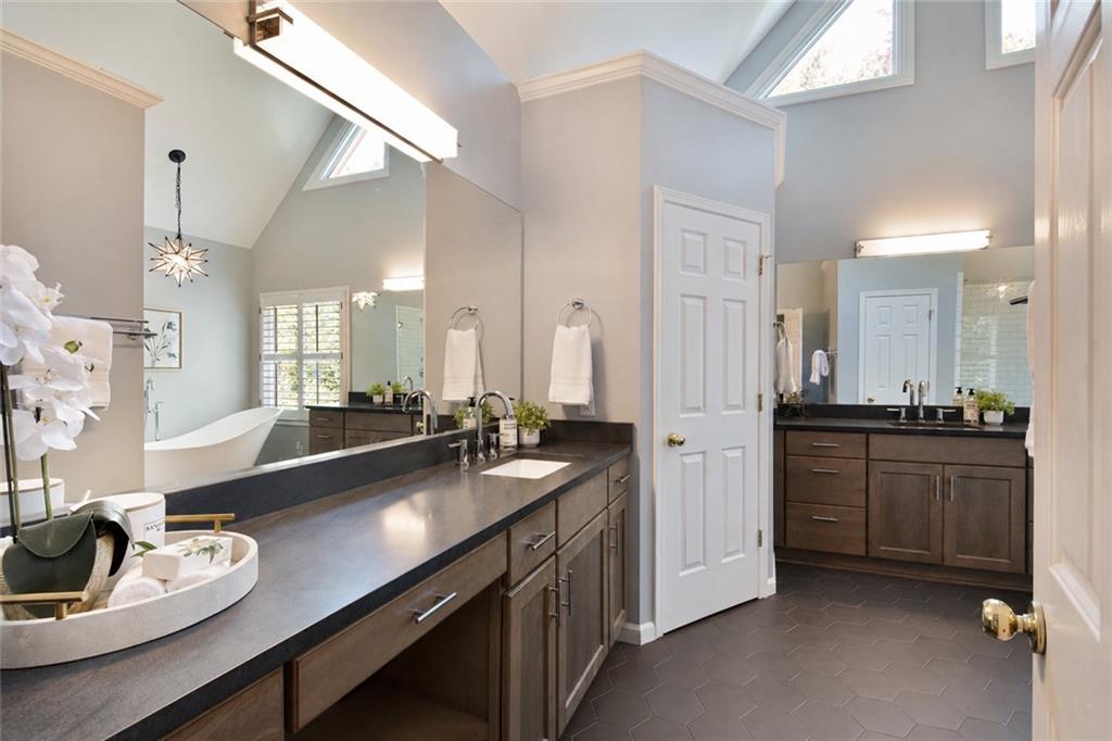 1175 Jennifer Oaks Drive Alpharetta GA 30004
