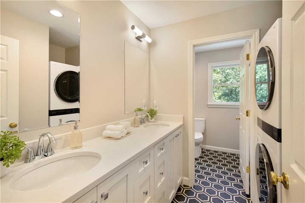 1175 Jennifer Oaks Drive Alpharetta GA 30004