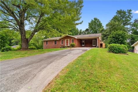 54 Ridgewood Drive Cleveland GA 30528