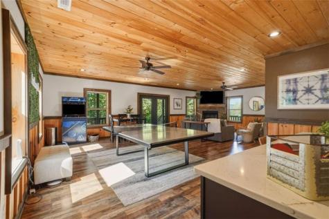 42 Old Jerusalem Road Mineral Bluff GA 30559