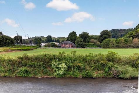 195 River Street Ellijay GA 30540
