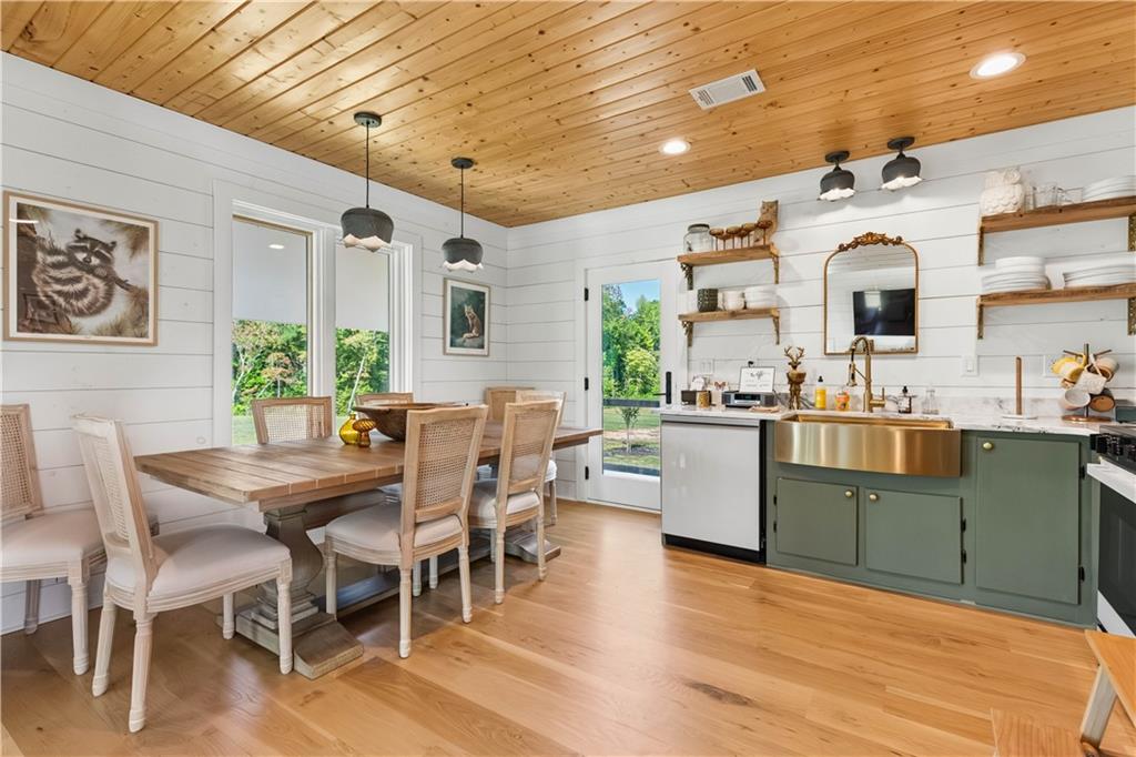 692 Hutchins Wolfskin Road Stephens GA 30667
