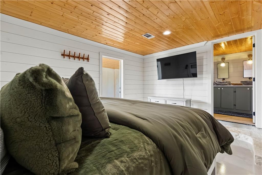 692 Hutchins Wolfskin Road Stephens GA 30667