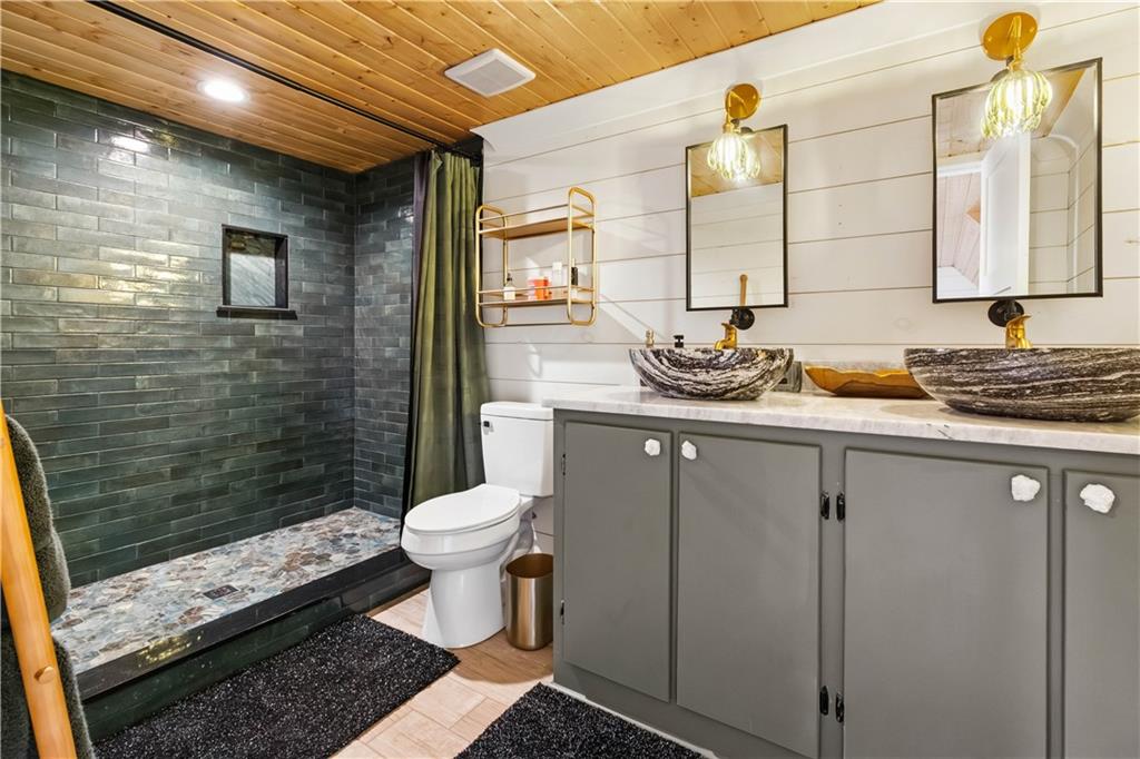 692 Hutchins Wolfskin Road Stephens GA 30667