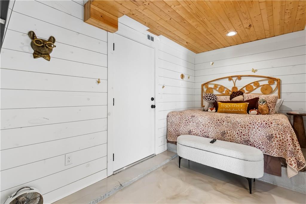 692 Hutchins Wolfskin Road Stephens GA 30667
