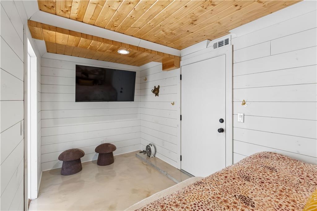 692 Hutchins Wolfskin Road Stephens GA 30667