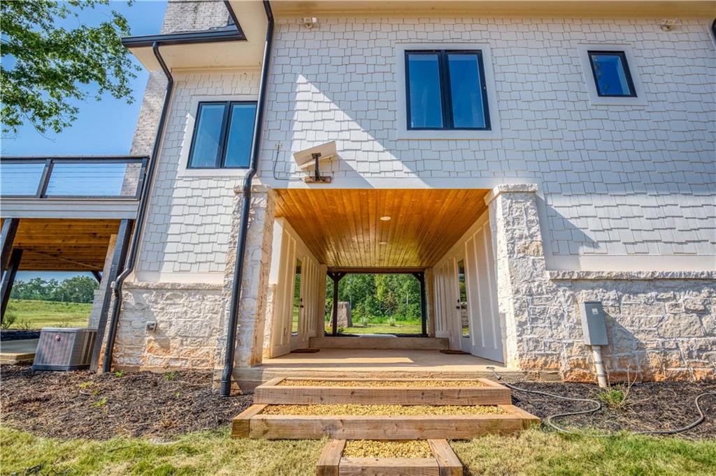 692 Hutchins Wolfskin Road Stephens GA 30667