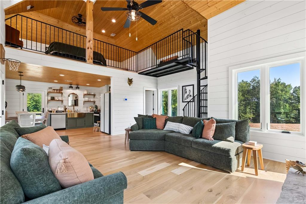 692 Hutchins Wolfskin Road Stephens GA 30667