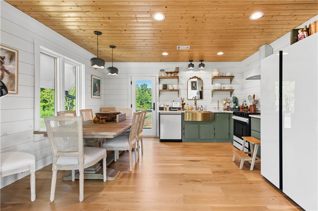 692 Hutchins Wolfskin Road Stephens GA 30667