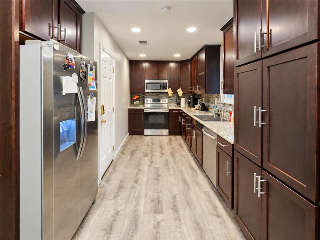 208 Bedivere Warner Robins GA 31093