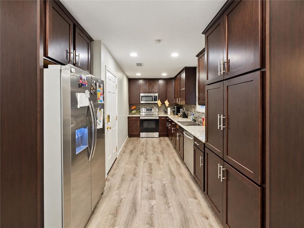 208 Bedivere Warner Robins GA 31093