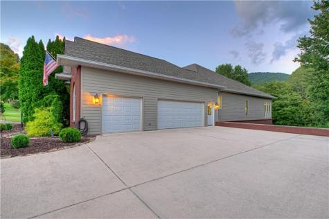 4165 Asheland Cove Drive Young Harris GA 30582