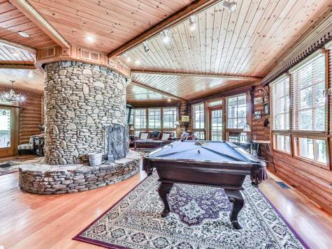 201 Mountainside Parkway Ellijay GA 30536