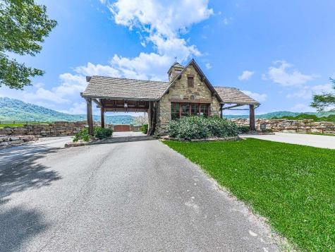 201 Mountainside Parkway Ellijay GA 30536