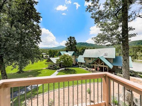 201 Mountainside Parkway Ellijay GA 30536