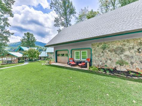 201 Mountainside Parkway Ellijay GA 30536