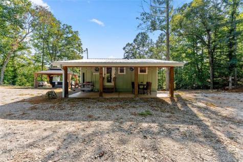 554 Stearns Street Cleveland GA 30528