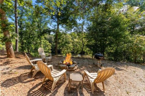 554 Stearns Street Cleveland GA 30528