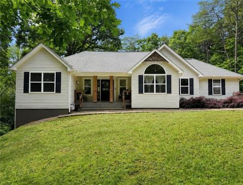 227 Clarkesville Heights Clarkesville GA 30523