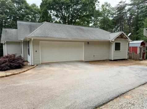 227 Clarkesville Heights Clarkesville GA 30523