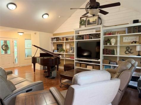 227 Clarkesville Heights Clarkesville GA 30523