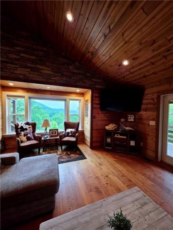 32 Ivey Ridge Road Suches GA 30572