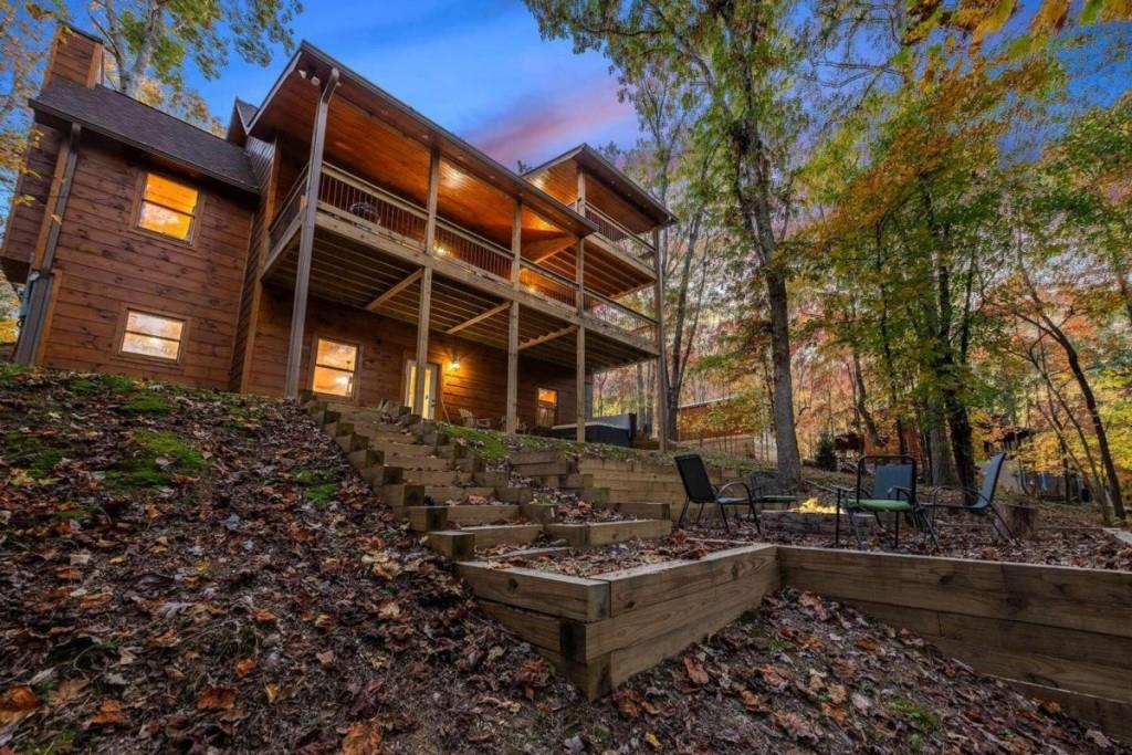 360 Windy Valley Lane Blue Ridge GA 30513