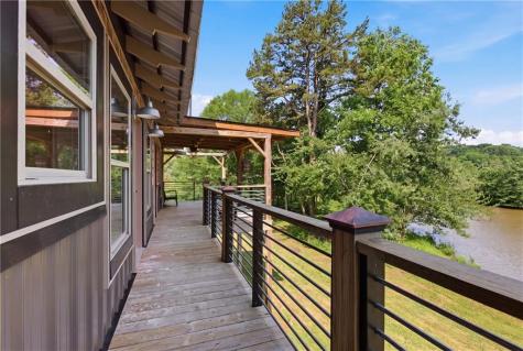 456 Oak Springs Road Clarkesville GA 30523