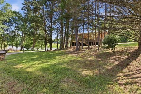 456 Oak Springs Road Clarkesville GA 30523