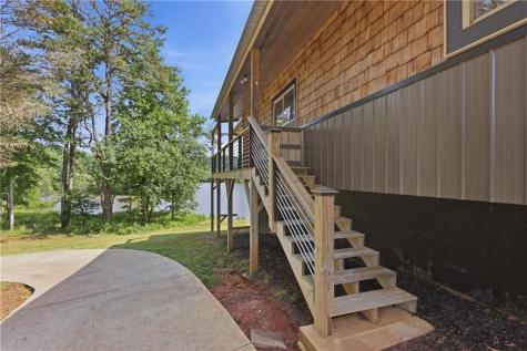 456 Oak Springs Road Clarkesville GA 30523