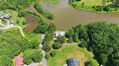 456 Oak Springs Road Clarkesville GA 30523