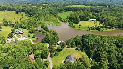 456 Oak Springs Road Clarkesville GA 30523