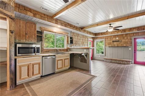 456 Oak Springs Road Clarkesville GA 30523