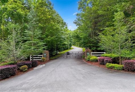 320 East Ridge Ellijay GA 30536