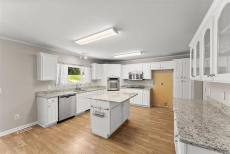 82 Bobbys Drive Cleveland GA 30528
