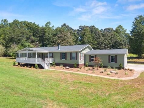 82 Bobbys Drive Cleveland GA 30528