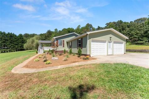 82 Bobbys Drive Cleveland GA 30528