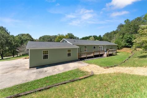 82 Bobbys Drive Cleveland GA 30528