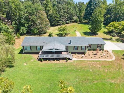 82 Bobbys Drive Cleveland GA 30528