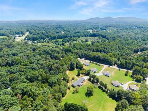 82 Bobbys Drive Cleveland GA 30528
